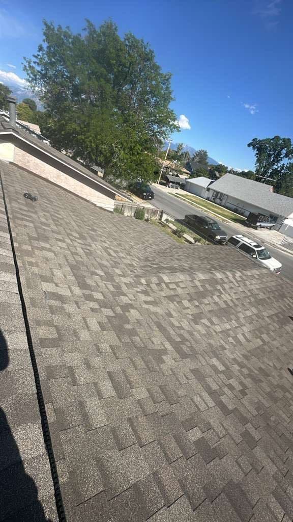 Finished architectural shingle roof